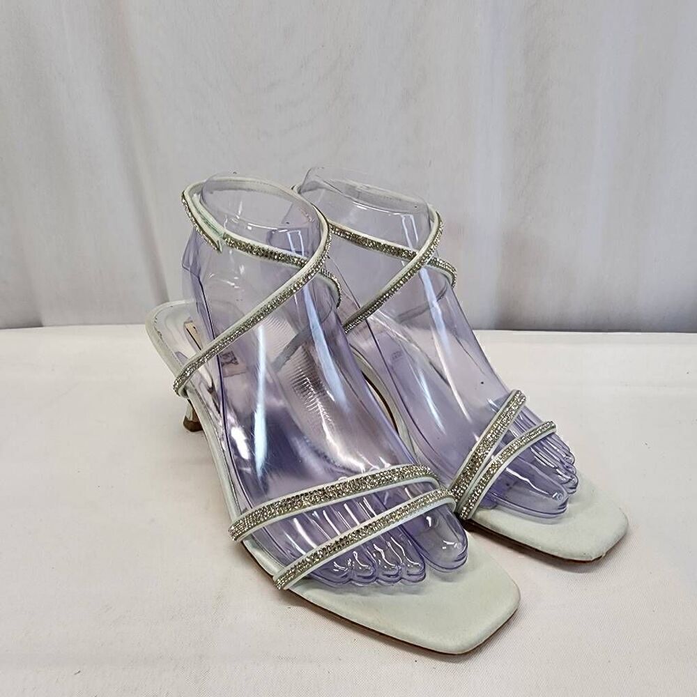 Badgley Mischka Ultra Kitten Heels Ankle Strap Size 7